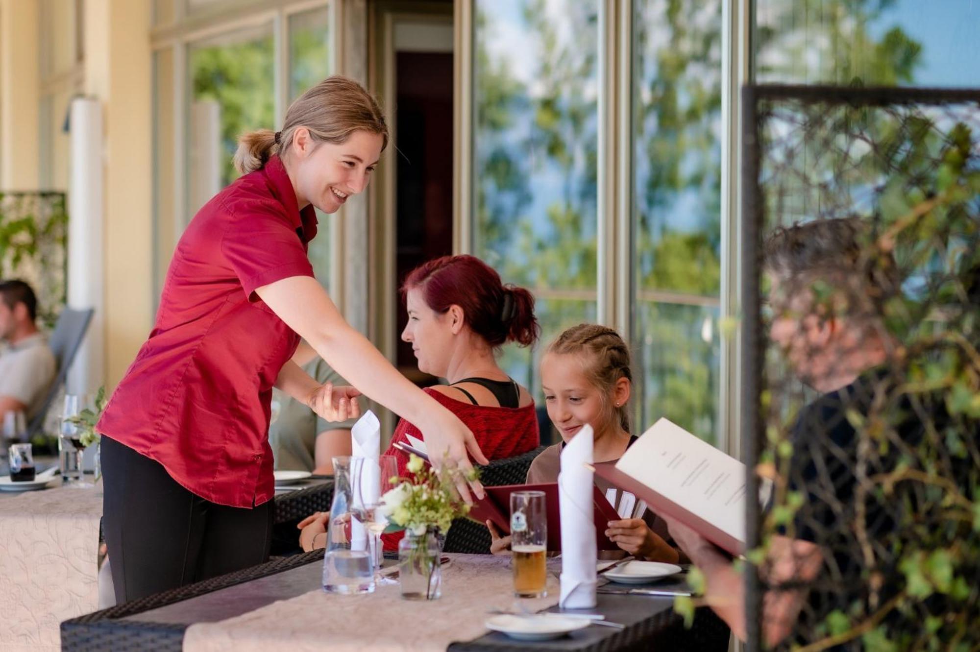 Hotel Viktor Viktorsberg エクステリア 写真